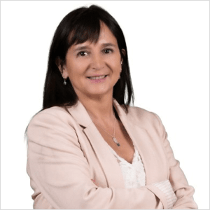 Retrato-institucional-representante-AKUAL Retrato profesional de una integrante del equipo de AKUAL