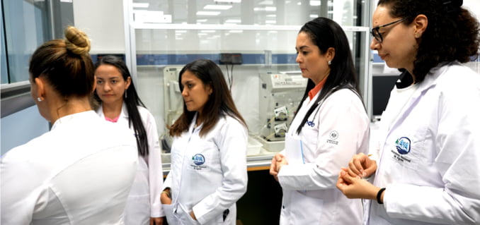 servicios de agua y saneamiento de calidad, gestionados de forma participativa,